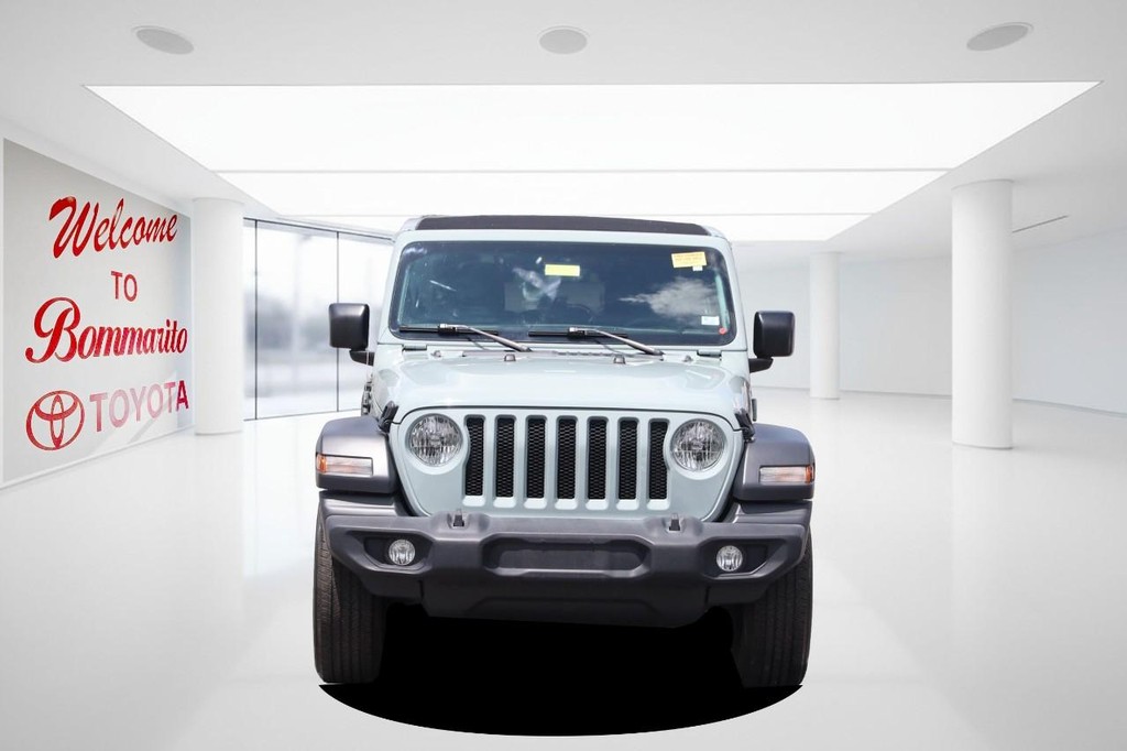 Jeep Wrangler Vehicle Full-screen Gallery Image 4