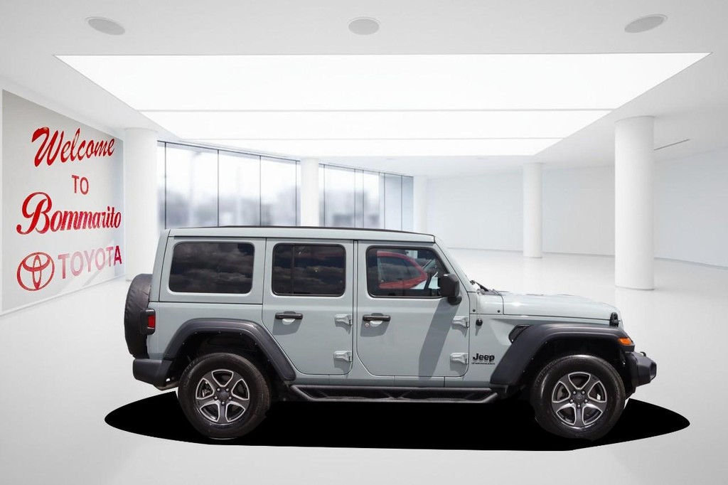 Jeep Wrangler Vehicle Full-screen Gallery Image 5