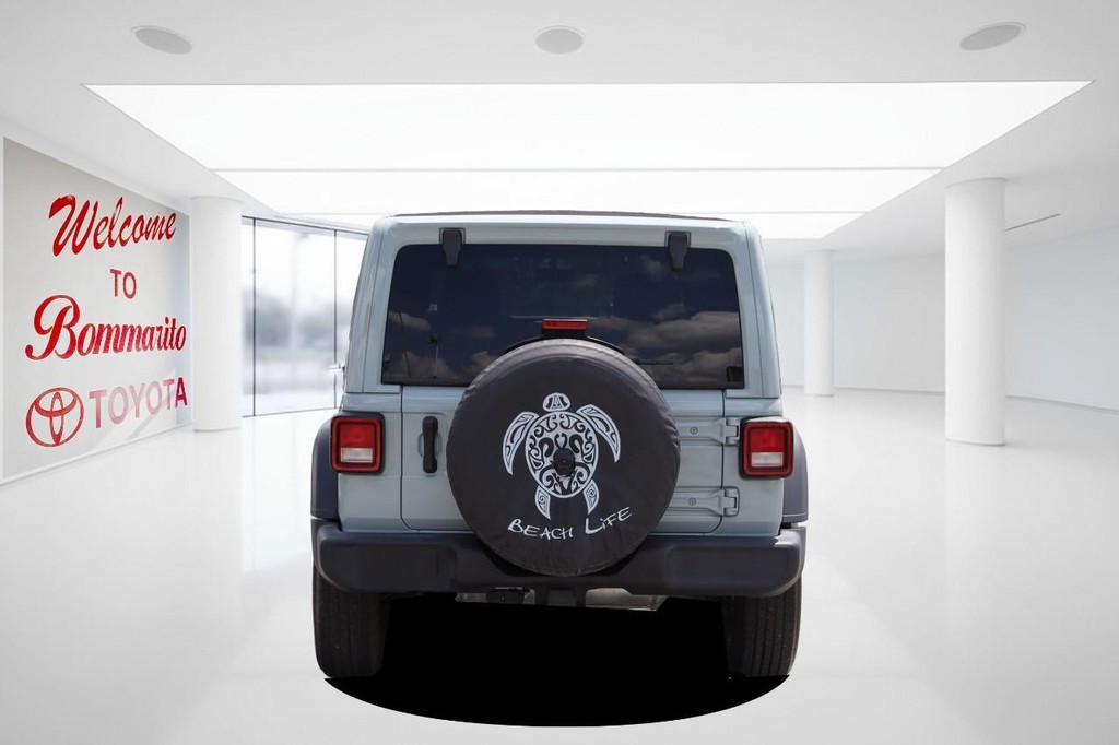 Jeep Wrangler Vehicle Full-screen Gallery Image 6