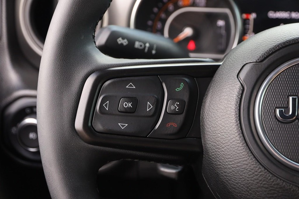 Jeep Wrangler Vehicle Full-screen Gallery Image 11
