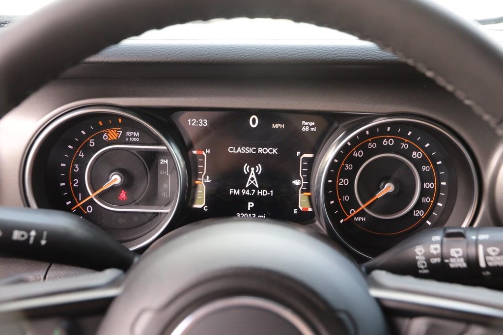 Jeep Wrangler Vehicle Full-screen Gallery Image 13