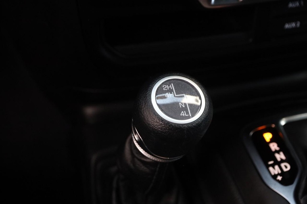 Jeep Wrangler Vehicle Full-screen Gallery Image 20