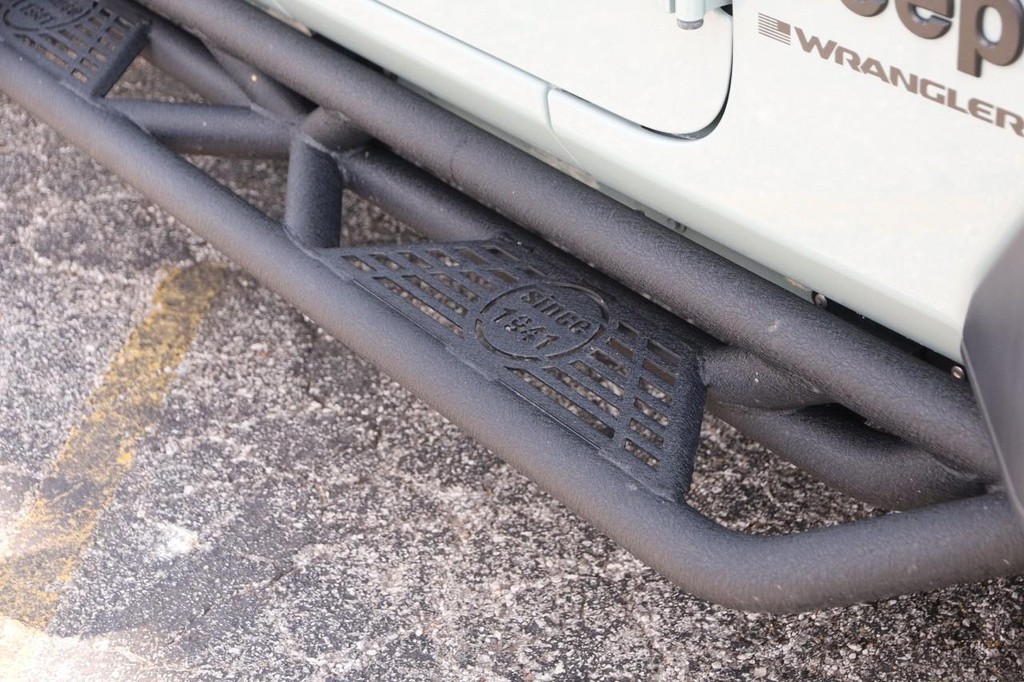 Jeep Wrangler Vehicle Full-screen Gallery Image 28