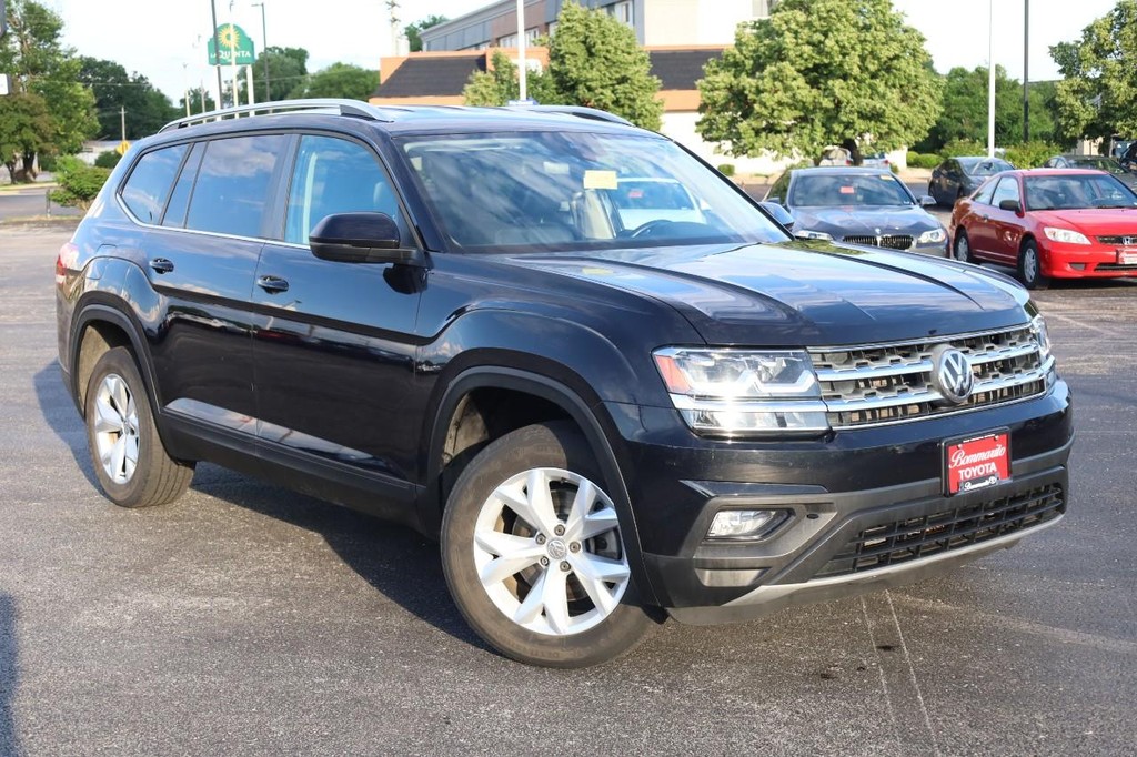 Volkswagen Atlas Vehicle Full-screen Gallery Image 2