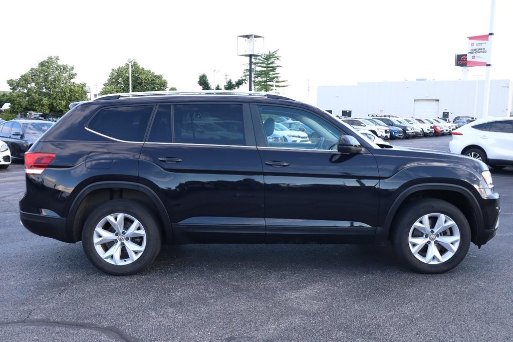 Volkswagen Atlas Vehicle Full-screen Gallery Image 5