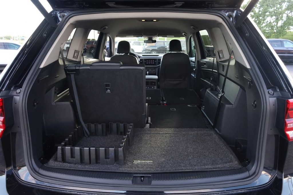 Volkswagen Atlas Vehicle Full-screen Gallery Image 8