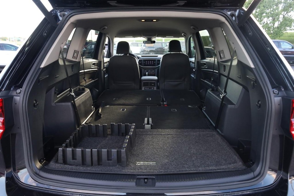 Volkswagen Atlas Vehicle Full-screen Gallery Image 9