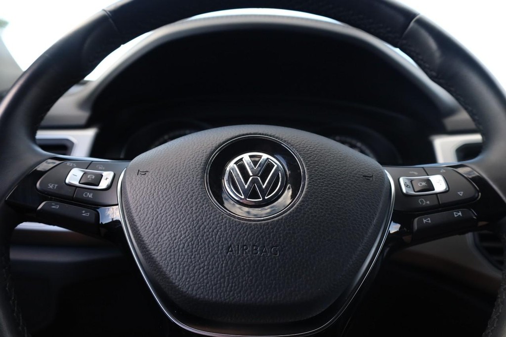 Volkswagen Atlas Vehicle Full-screen Gallery Image 11