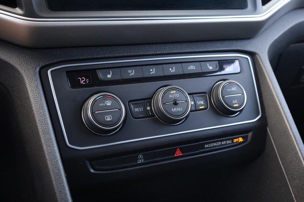 Volkswagen Atlas Vehicle Full-screen Gallery Image 15