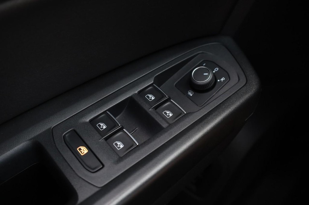 Volkswagen Atlas Vehicle Full-screen Gallery Image 19