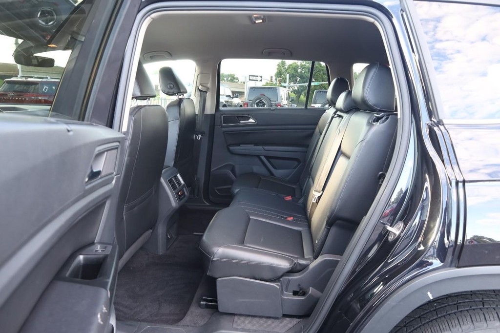 Volkswagen Atlas Vehicle Full-screen Gallery Image 22