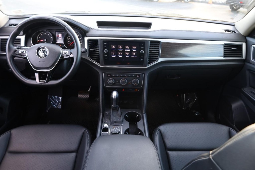 Volkswagen Atlas Vehicle Full-screen Gallery Image 24
