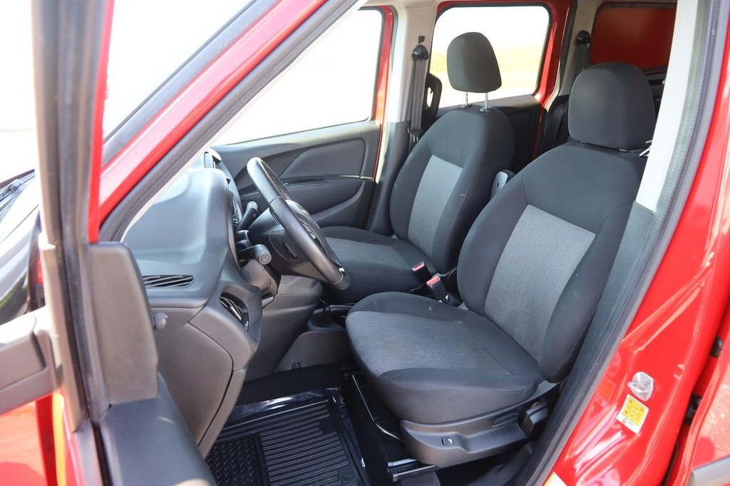 Ram ProMaster City Wagon Vehicle Full-screen Gallery Image 8