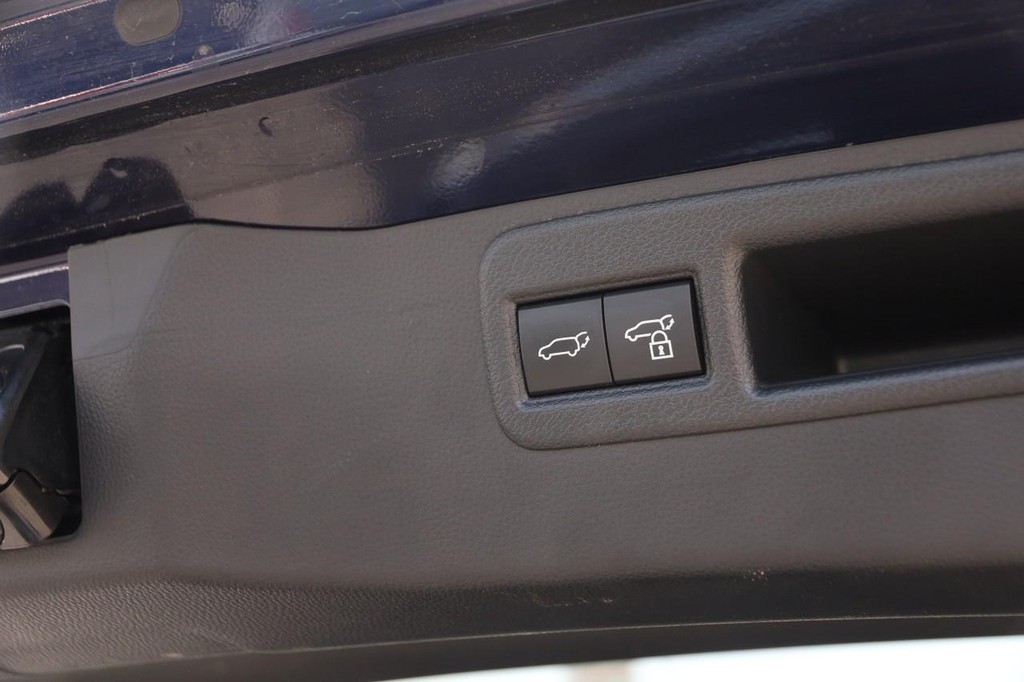 Toyota Venza Vehicle Full-screen Gallery Image 8