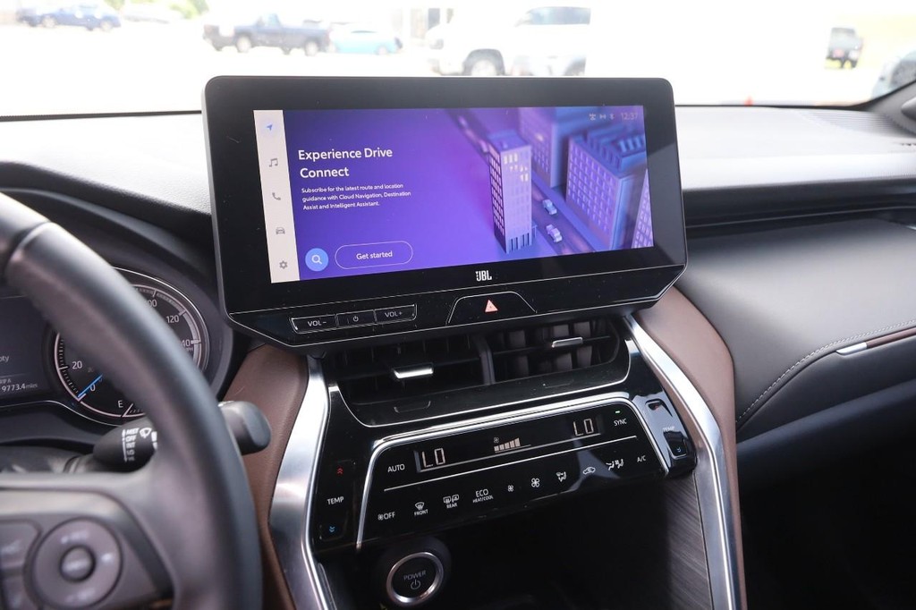 Toyota Venza Vehicle Full-screen Gallery Image 16
