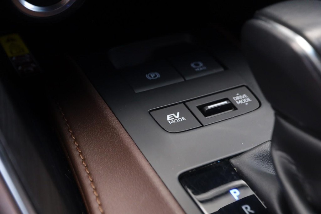 Toyota Venza Vehicle Full-screen Gallery Image 20
