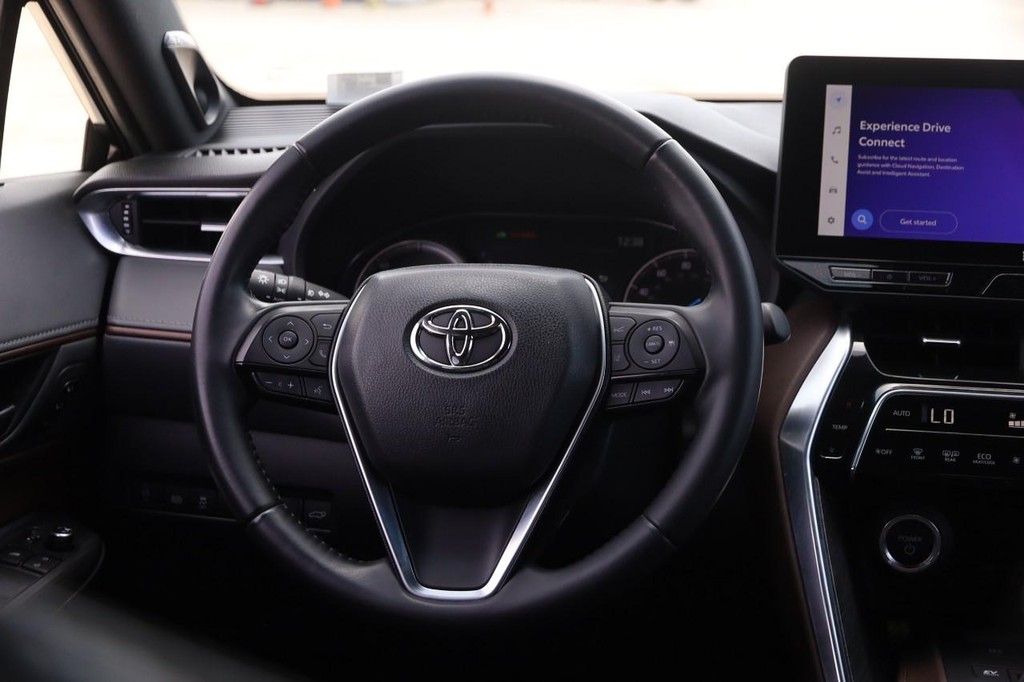 Toyota Venza Vehicle Full-screen Gallery Image 25