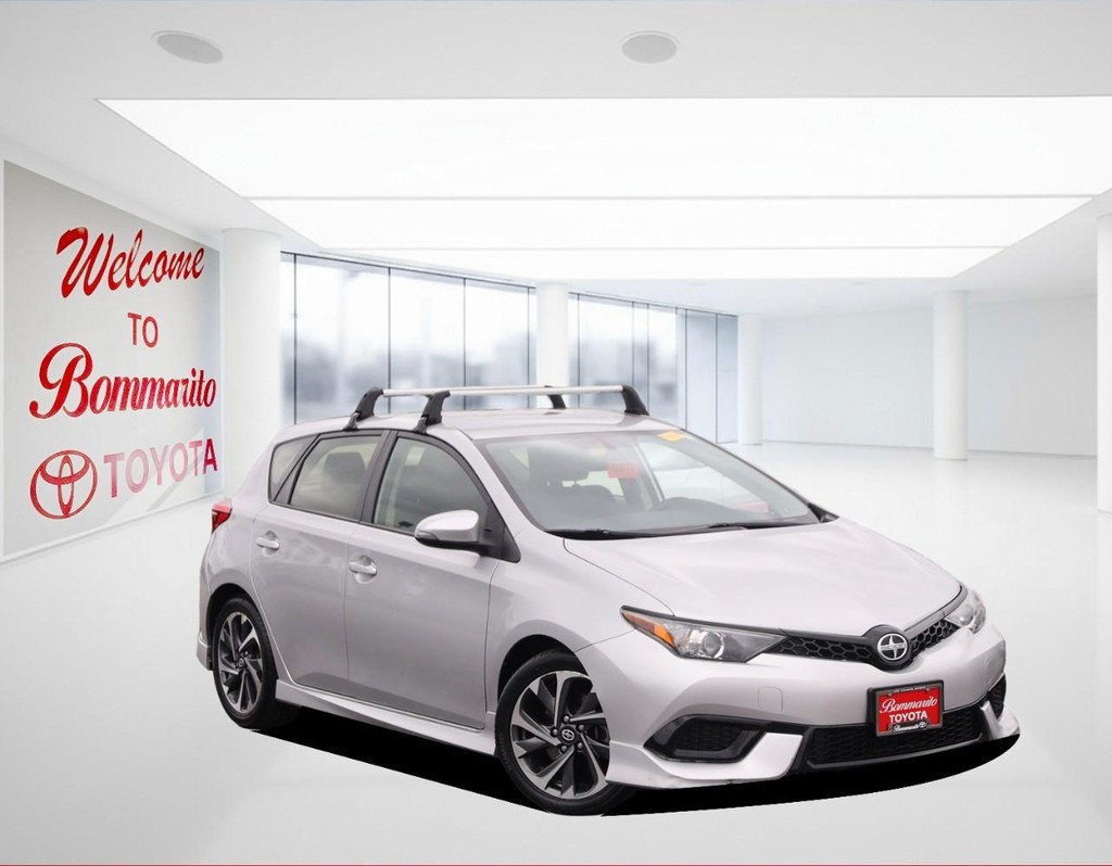 Scion iM Vehicle Full-screen Gallery Image 2