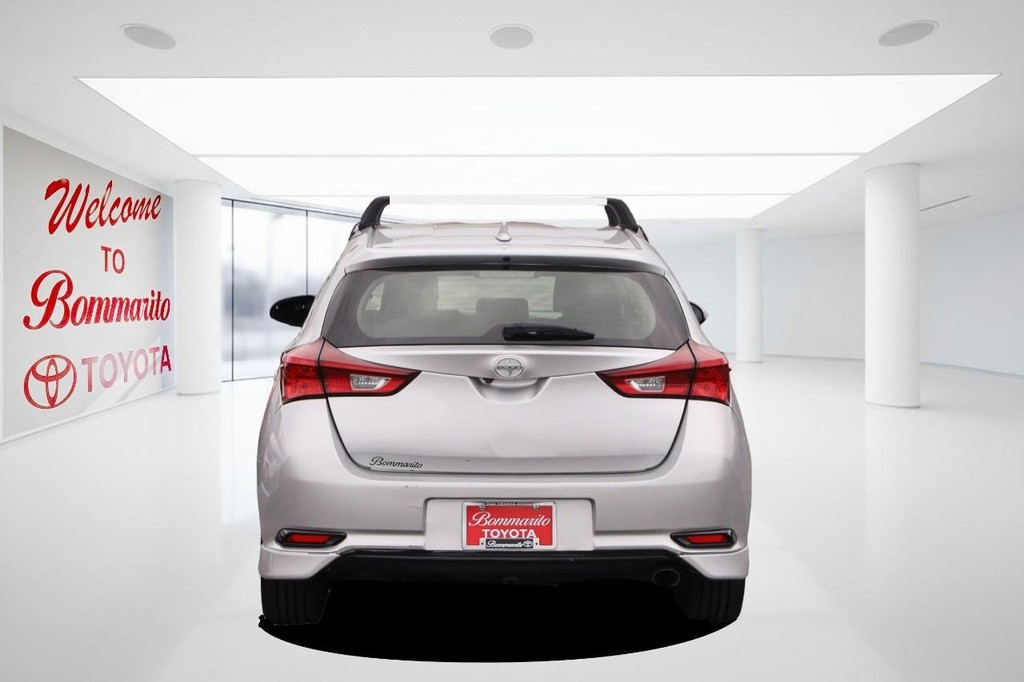 Scion iM Vehicle Full-screen Gallery Image 6