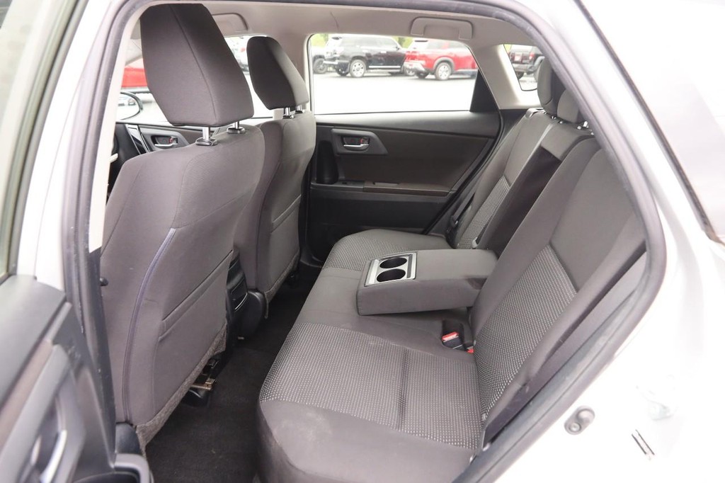 Scion iM Vehicle Full-screen Gallery Image 9