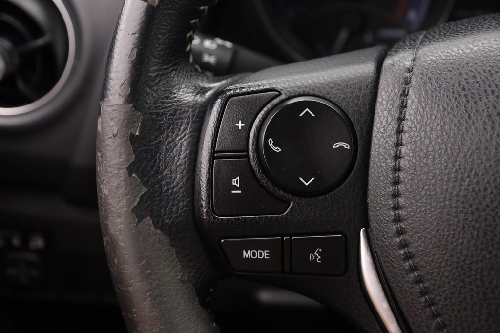 Scion iM Vehicle Full-screen Gallery Image 11