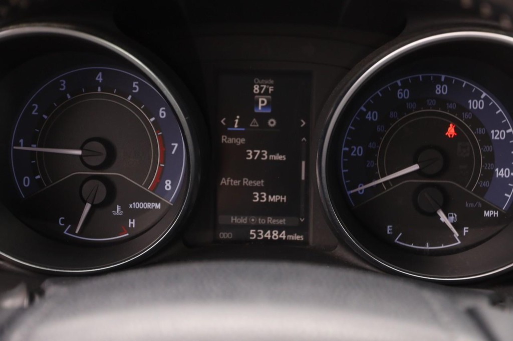 Scion iM Vehicle Full-screen Gallery Image 13