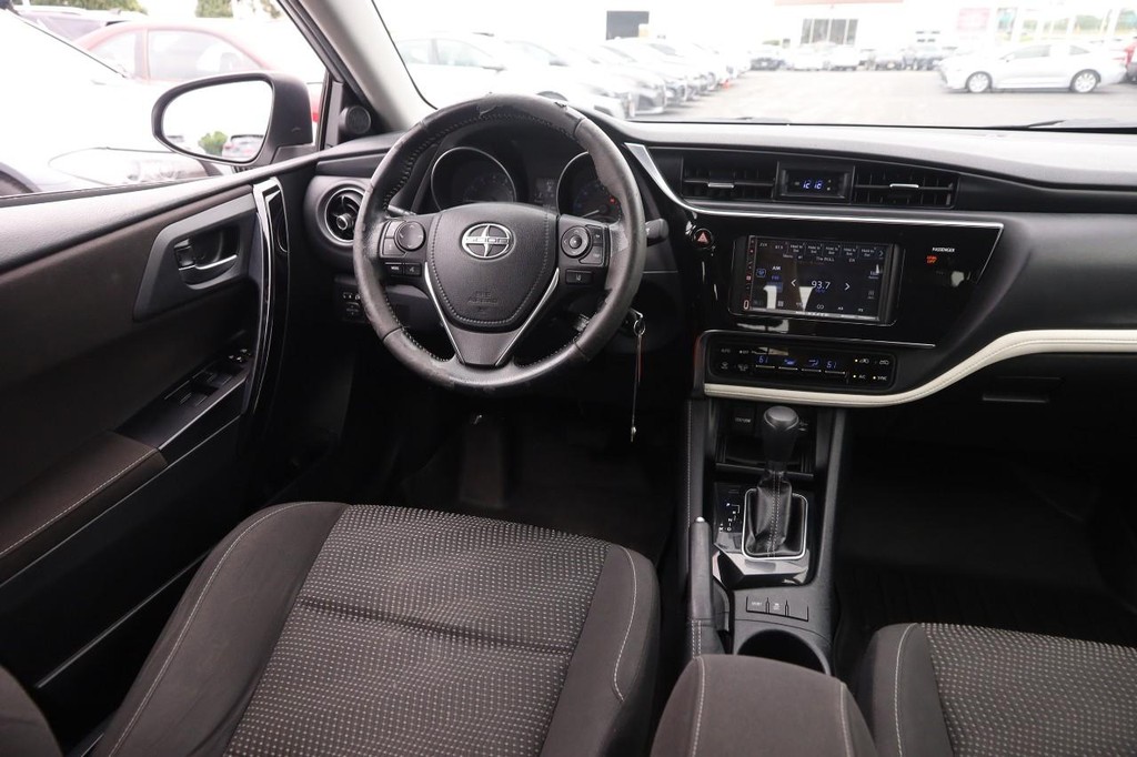 Scion iM Vehicle Full-screen Gallery Image 20