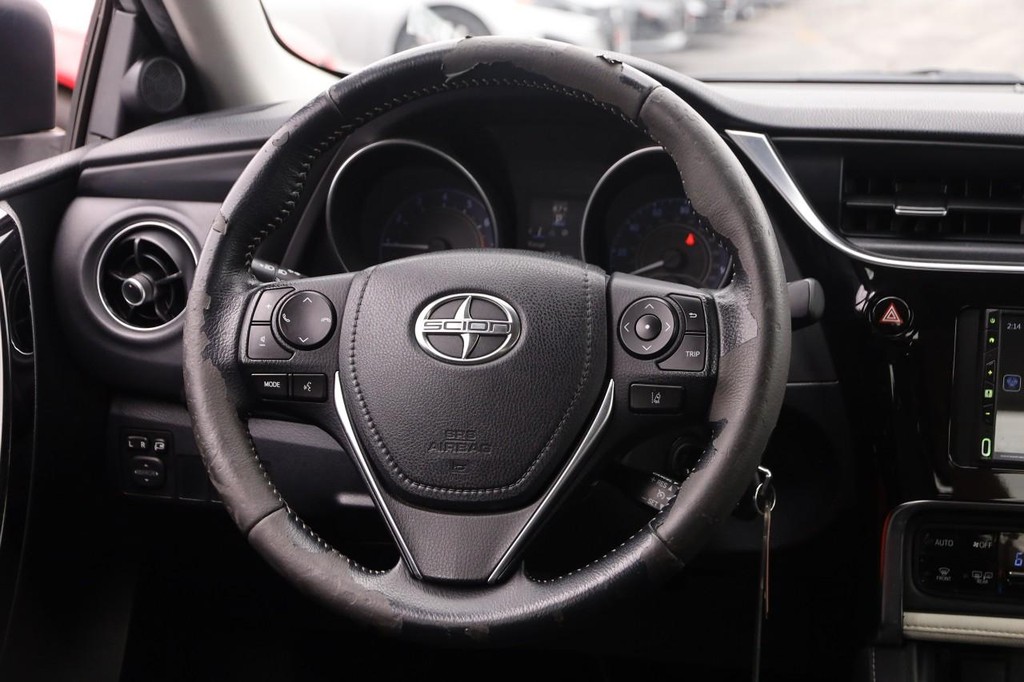 Scion iM Vehicle Full-screen Gallery Image 21