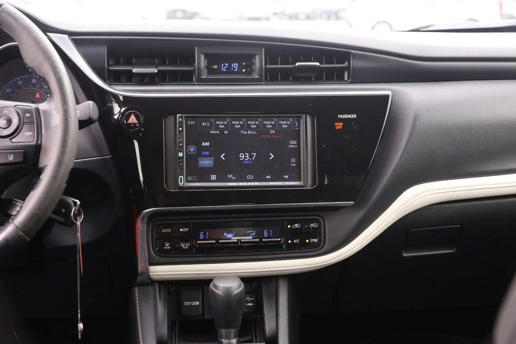 Scion iM Vehicle Full-screen Gallery Image 22