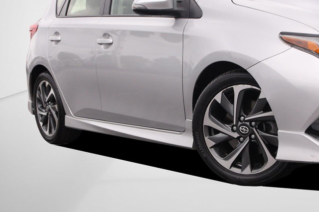 Scion iM Vehicle Image 04