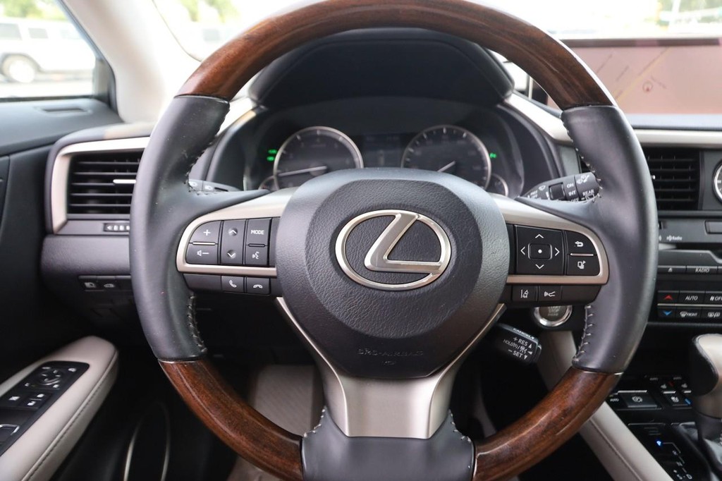 Lexus RX 350 Vehicle Full-screen Gallery Image 12