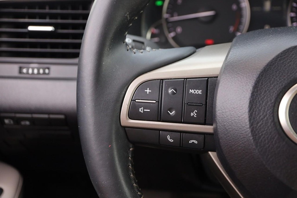Lexus RX 350 Vehicle Full-screen Gallery Image 13