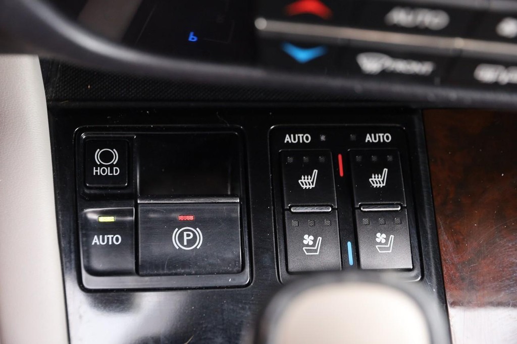 Lexus RX 350 Vehicle Full-screen Gallery Image 20