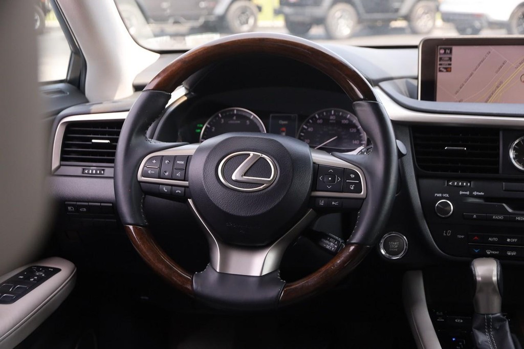 Lexus RX 350 Vehicle Full-screen Gallery Image 26