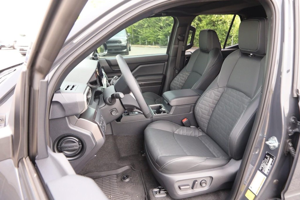Toyota 4Runner Vehicle Full-screen Gallery Image 10