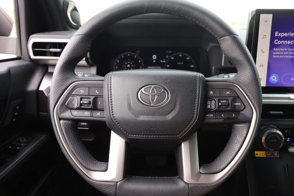 Toyota 4Runner Vehicle Full-screen Gallery Image 12