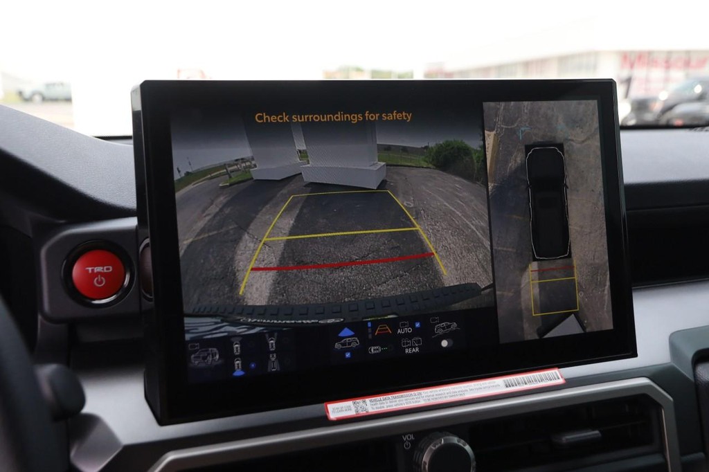 Toyota 4Runner Vehicle Full-screen Gallery Image 19