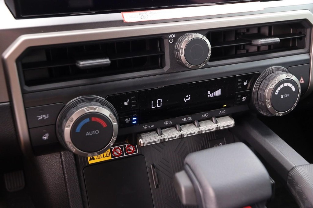 Toyota 4Runner Vehicle Full-screen Gallery Image 20