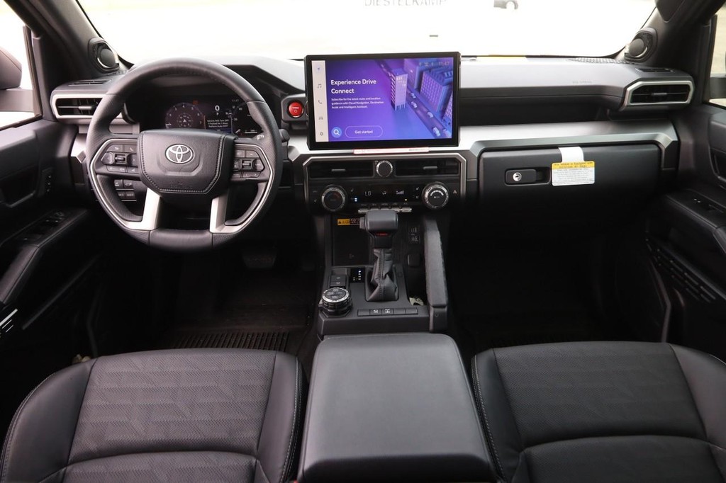 Toyota 4Runner Vehicle Full-screen Gallery Image 26