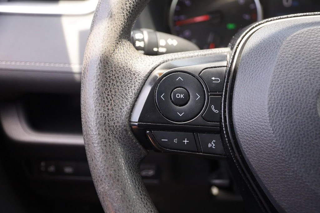 Toyota RAV4 Vehicle Full-screen Gallery Image 13