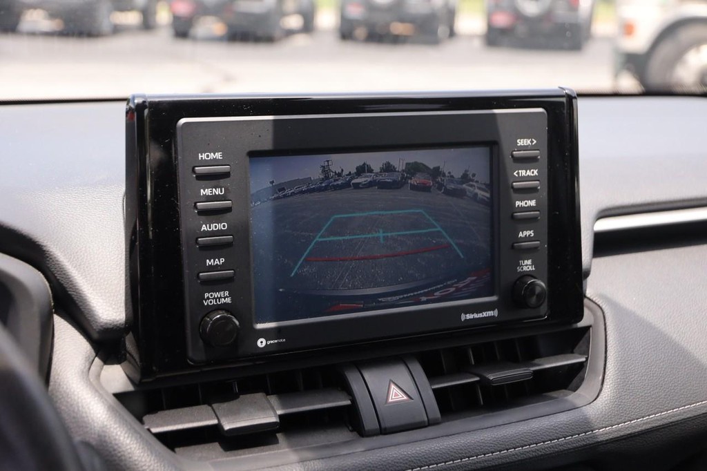 Toyota RAV4 Vehicle Full-screen Gallery Image 18