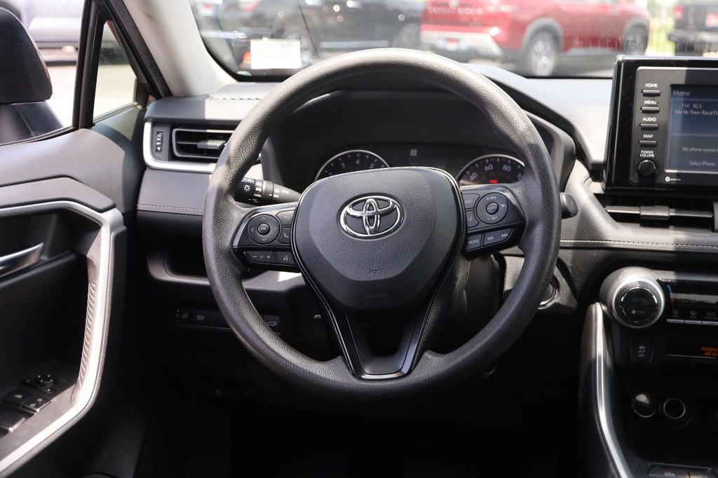 Toyota RAV4 Vehicle Full-screen Gallery Image 24