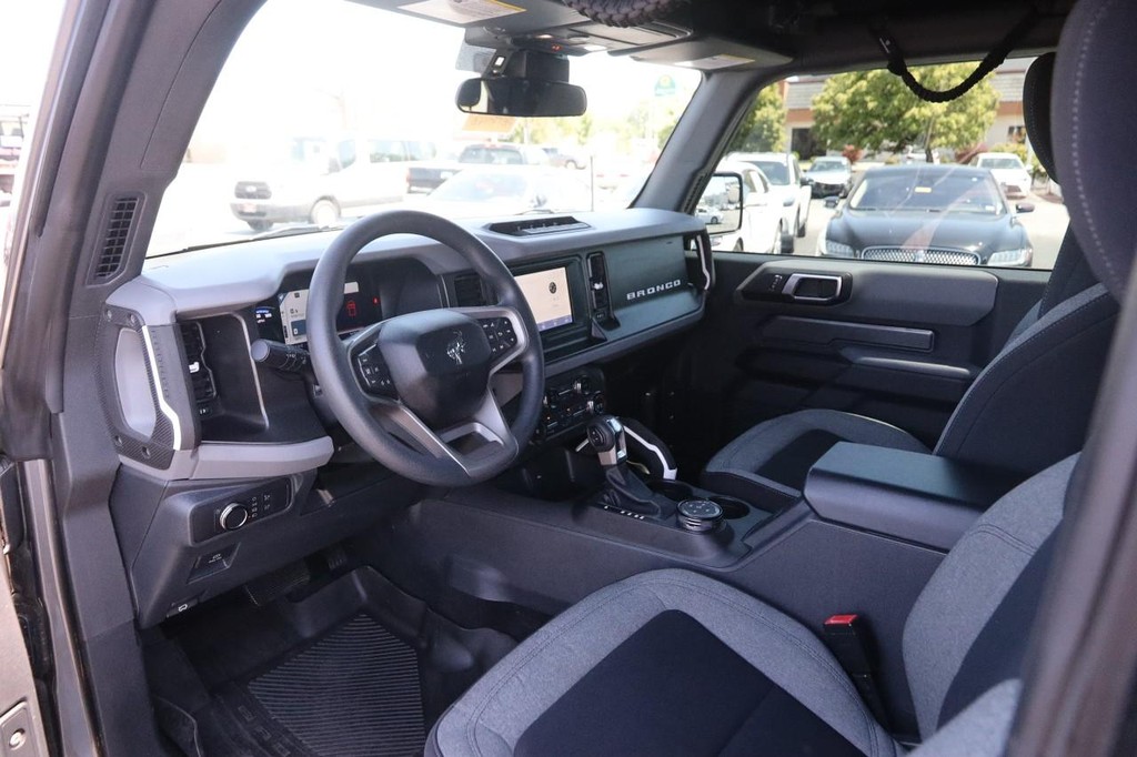 Ford Bronco Vehicle Full-screen Gallery Image 20