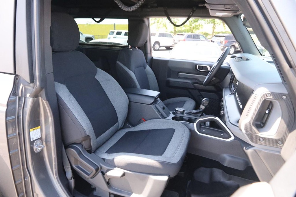 Ford Bronco Vehicle Full-screen Gallery Image 22