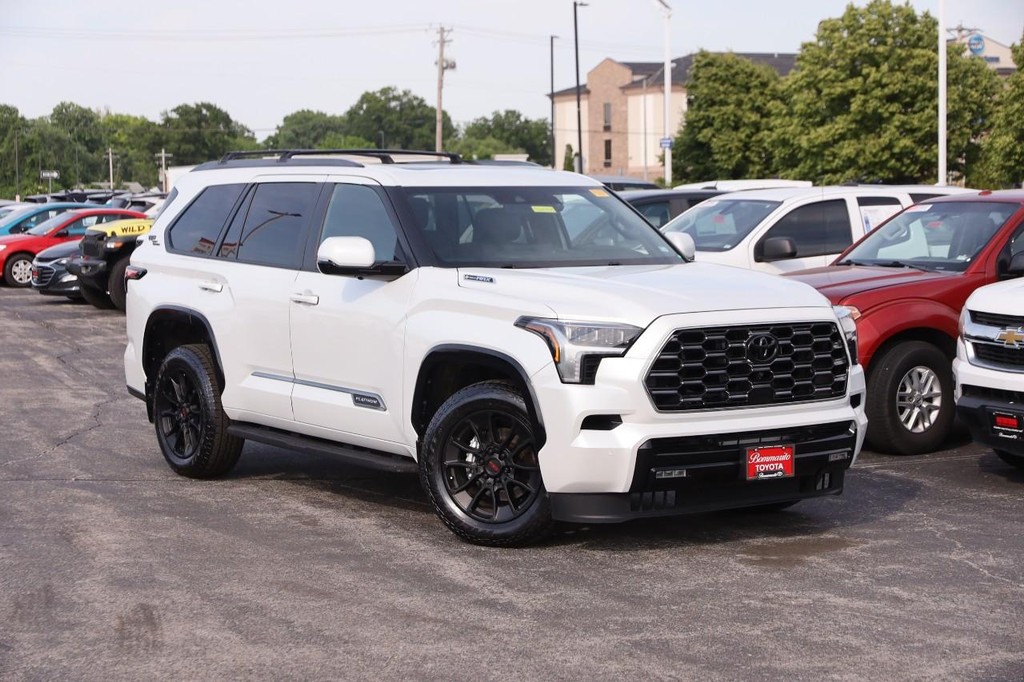 Toyota Sequoia Vehicle Full-screen Gallery Image 2