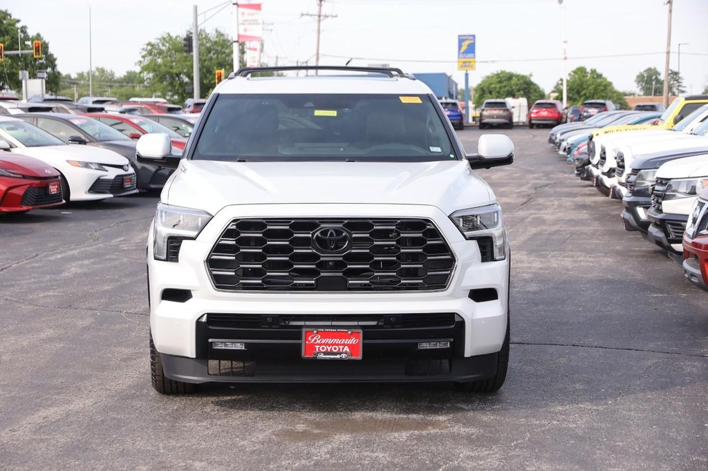 Toyota Sequoia Vehicle Full-screen Gallery Image 4