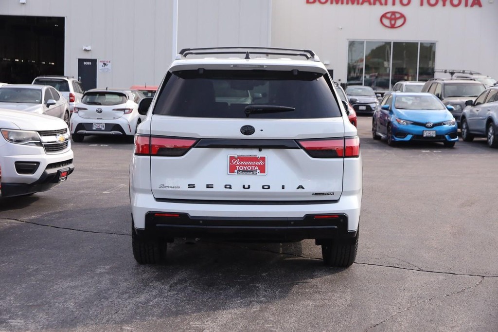 Toyota Sequoia Vehicle Full-screen Gallery Image 6