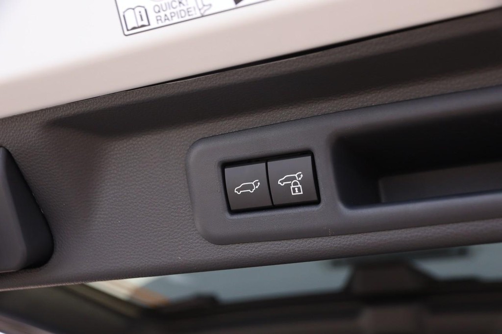 Toyota Sequoia Vehicle Full-screen Gallery Image 8