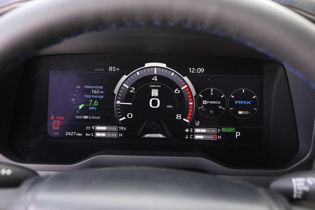 Toyota Sequoia Vehicle Full-screen Gallery Image 16