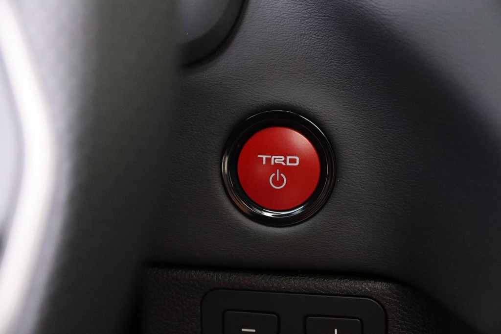Toyota Sequoia Vehicle Full-screen Gallery Image 17